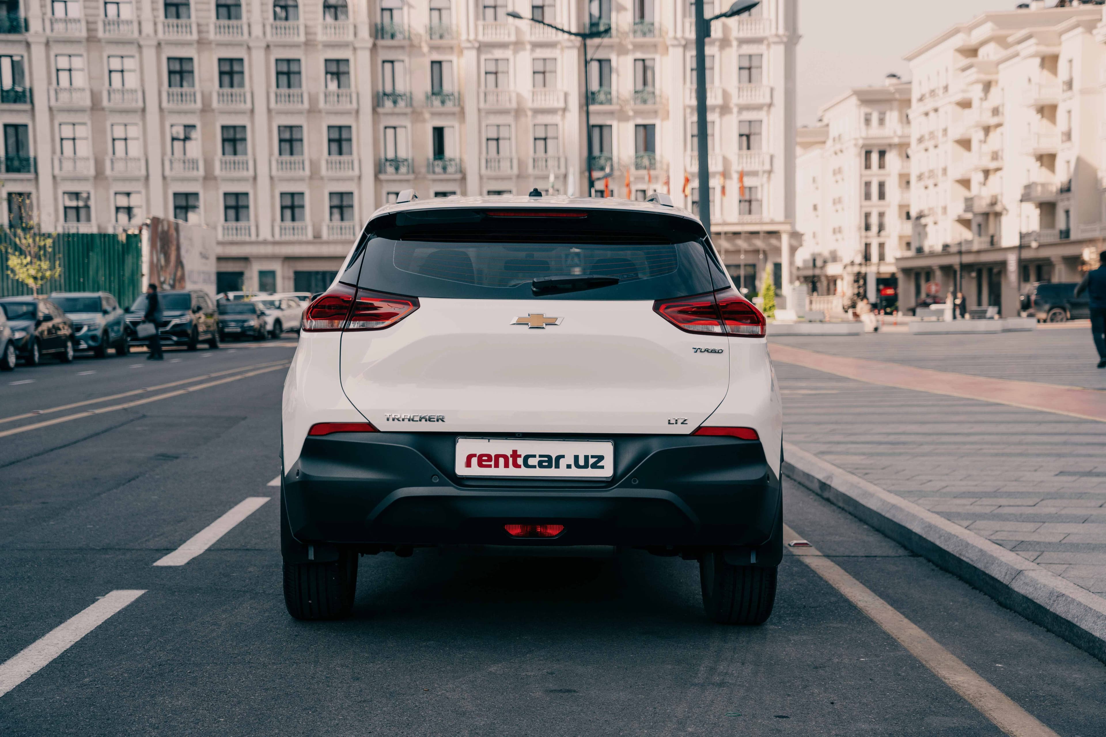 CHEVROLET TRACKER 2