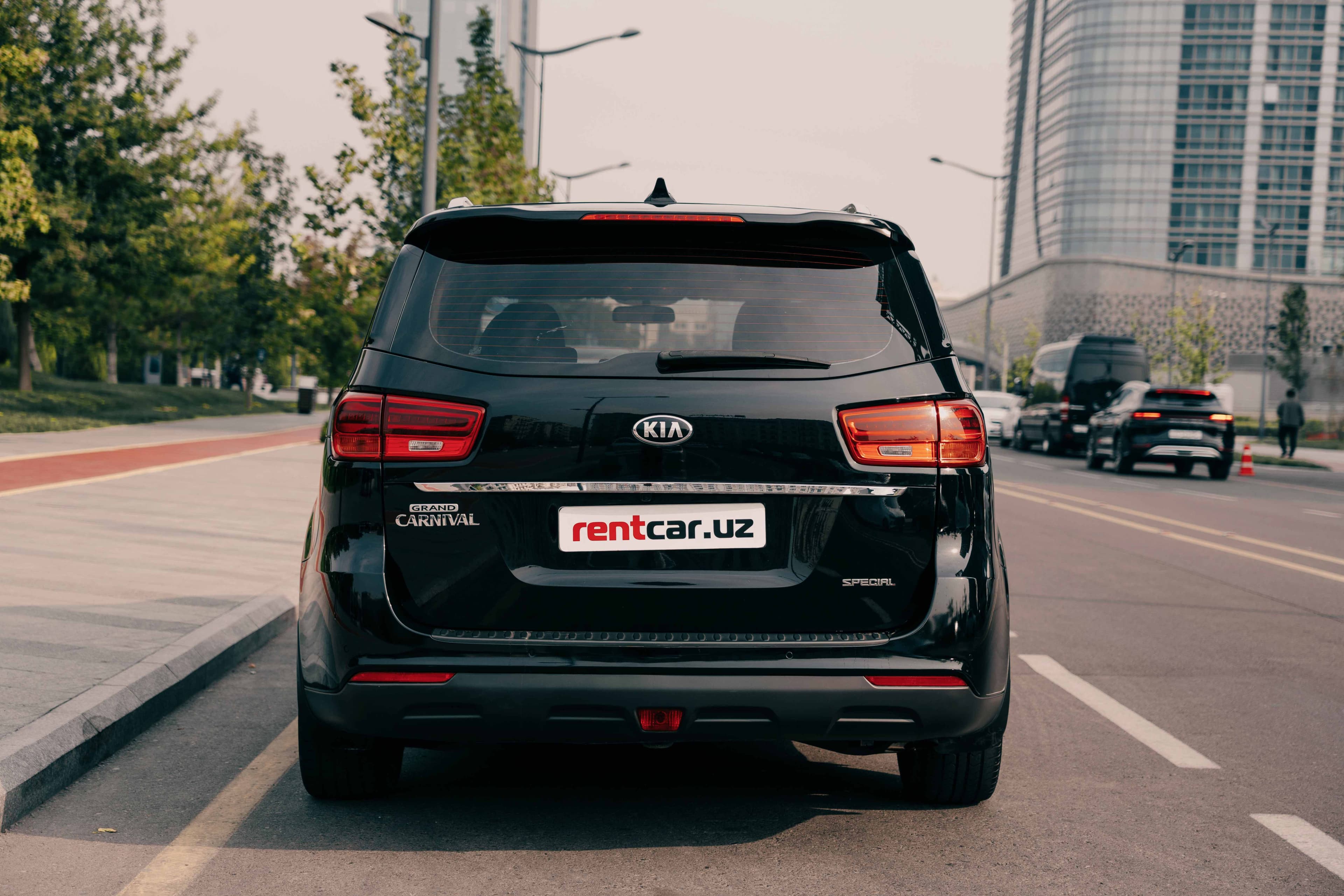 KIA CARNIVAL