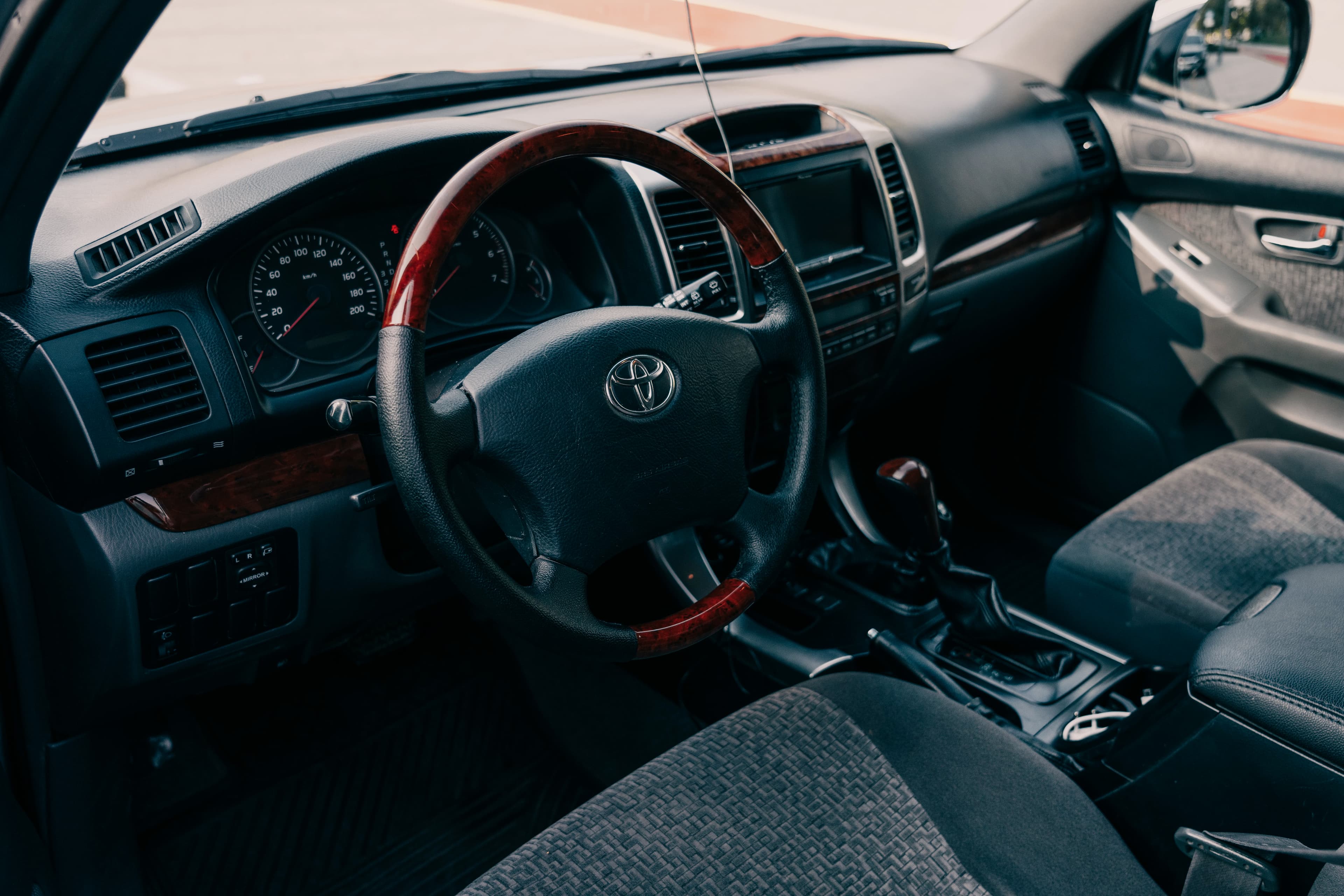 TOYOTA PRADO 120